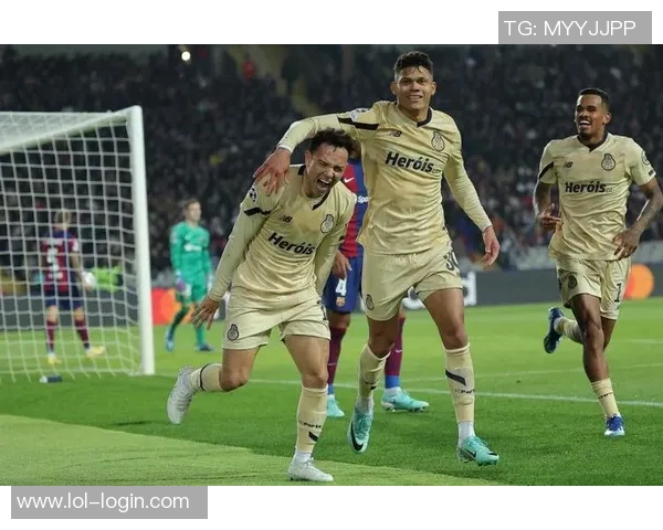 波尔图逆袭巴萨4-3爆冷瞬间引发全场热潮精彩集锦回顾